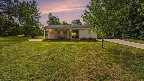 5172 Payne St, Trinity, NC 27370