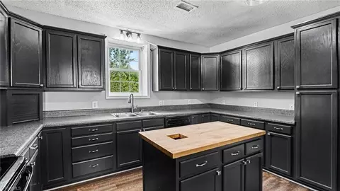 Kitchen - 5172 Payne St, Trinity, NC 27370 photo 3 of 4