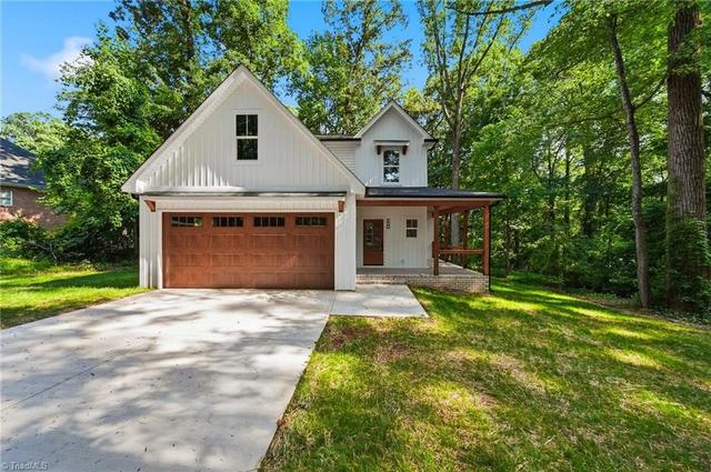 110 Walnut Ave, Yadkinville, NC 27055