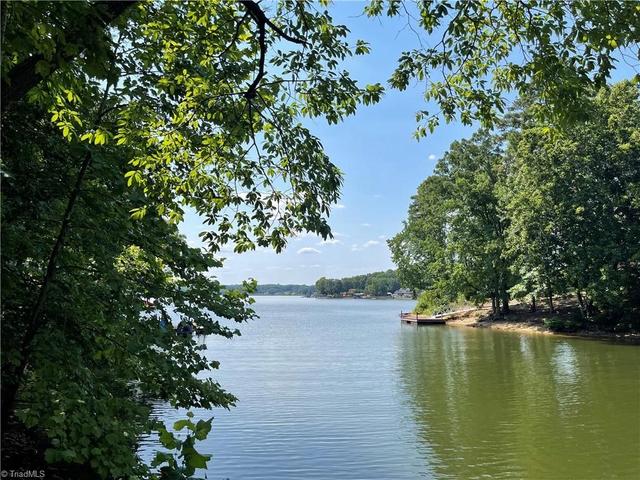 196 Larkspur Ln, Lexington, NC 27292