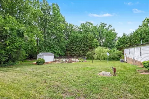 6160 Asheton Dr, Trinity, NC 27370 photo 9