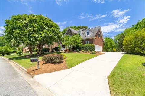 4613 Chesterfield Pl, Jamestown, NC 27282