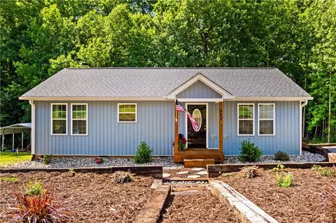 122 Yadkin River Rd, Statesville, NC 28625
