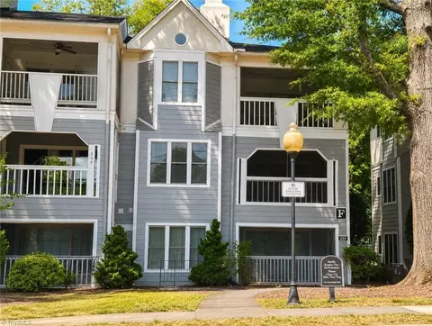 231 Oakwood Ct, Winston Salem, NC 27103