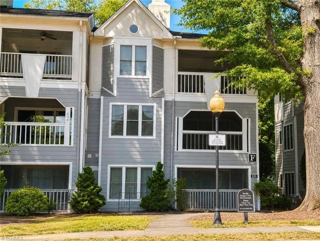 231 Oakwood Ct, Winston Salem, NC 27103