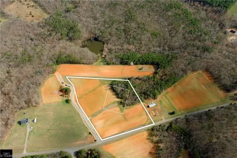 3 Old Mill Rd # -4, Pinnacle, NC 27043 photo 2