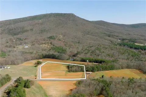 3 Old Mill Rd # -4, Pinnacle, NC 27043 photo 4