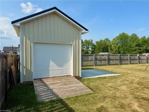 106 Tranquility Ln, Harmony, NC 28634 photo 23