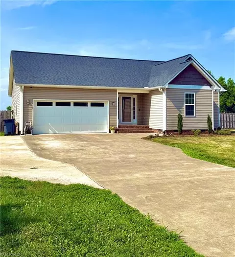 106 Tranquility Ln, Harmony, NC 28634 photo 1