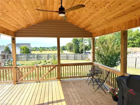 106 Tranquility Ln, Harmony, NC 28634 photo 19