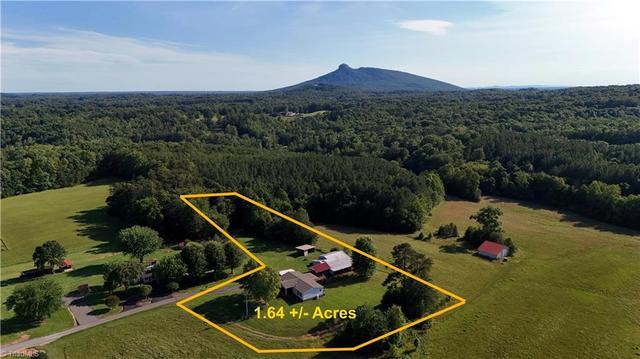 1075 Atkins Ln, Pinnacle, NC 27043