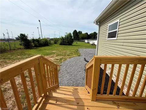 146 Con Lee Dr, Olin, NC 28660 photo 28