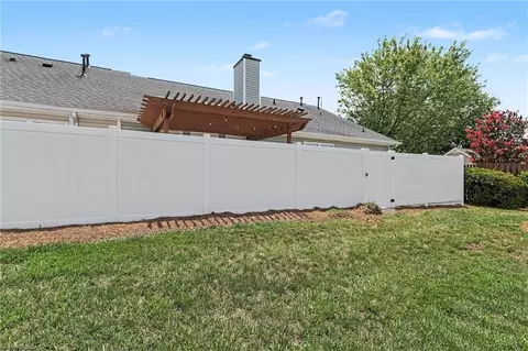 Exterior - 4405 Single Tree Ln, High Point, NC 27265 photo 5 of 6
