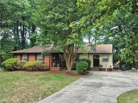 3105 Branchwood Dr, Greensboro, NC 27408