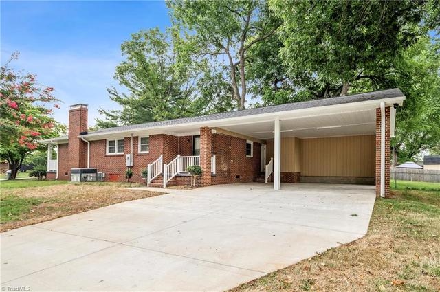 1300 Rotherwood Rd, Greensboro, NC 27406