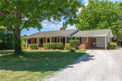 4996 Little Beane Store Rd, Seagrove, NC 27341