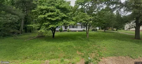 1132 Kennedy St, Yadkinville, NC 27055