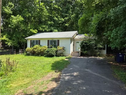 3711 Country Club Rd, Winston Salem, NC 27104
