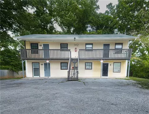 142 Weatherwood Ct, Winston Salem, NC 27103