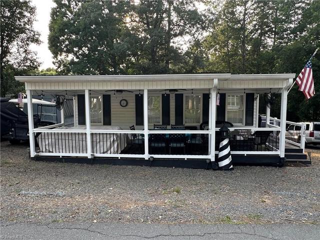 138 Marina Dr, New London, NC 28127