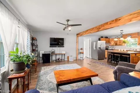 160 Pinelawn Dr, Kernersville, NC 27284