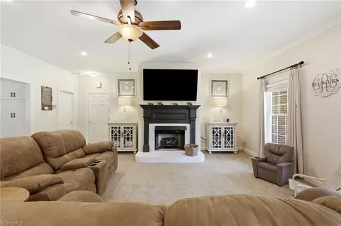 Living - 113 Kiser Rd, King, NC 27021 photo 2 of 2