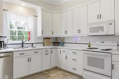 Kitchen - 113 Kiser Rd, King, NC 27021 photo 2 of 3