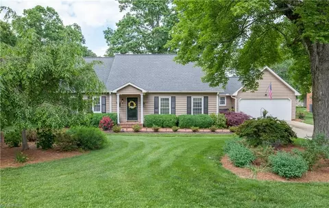 5015 Edinborough Rd, Greensboro, NC 27406