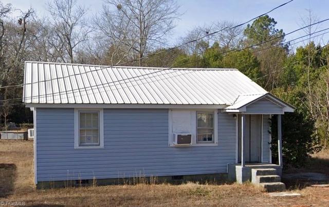 222 6th St S, Spring Lake, NC 28390