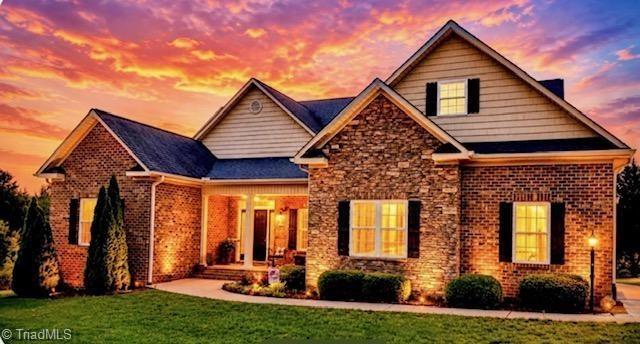 501 Scott Farm Rd, Clemmons, NC 27012