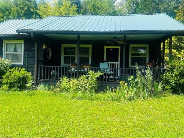 251 Donavan Ln, Dobson, NC 27017