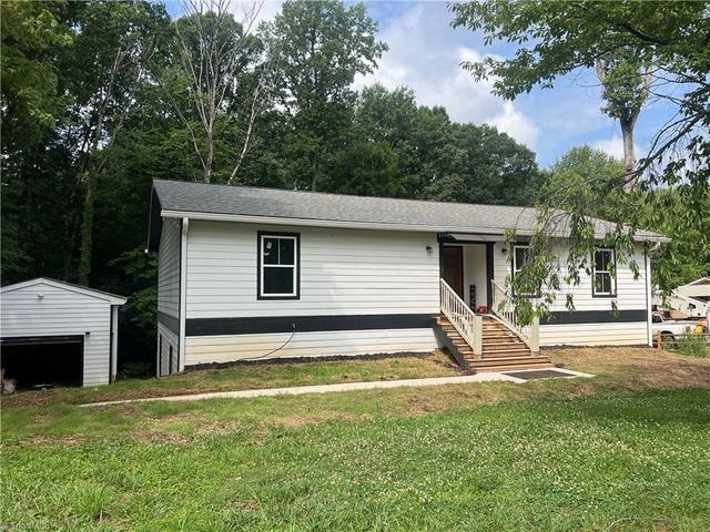 624 Wildwood Dr, North Wilkesboro, NC 28659