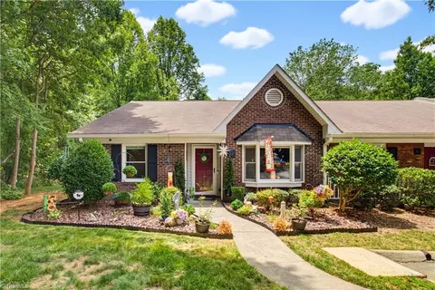 24 Collwood Ct, Greensboro, NC 27409