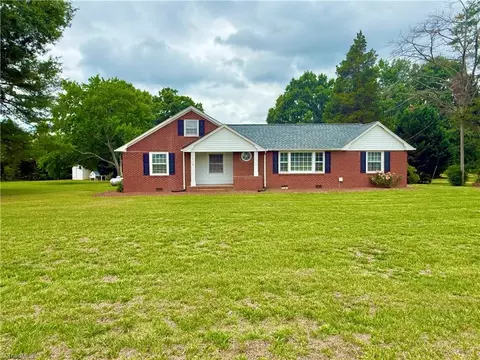 1418 Pagetown Rd, Elon, NC 27244