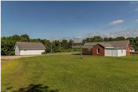 820 Suncrest Orchard Rd, North Wilkesboro, NC 28659