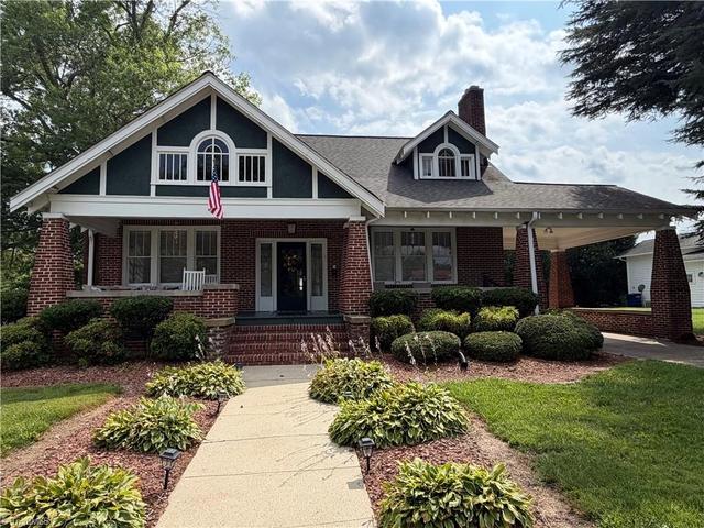 738 Main St, Mount Airy, NC 27030