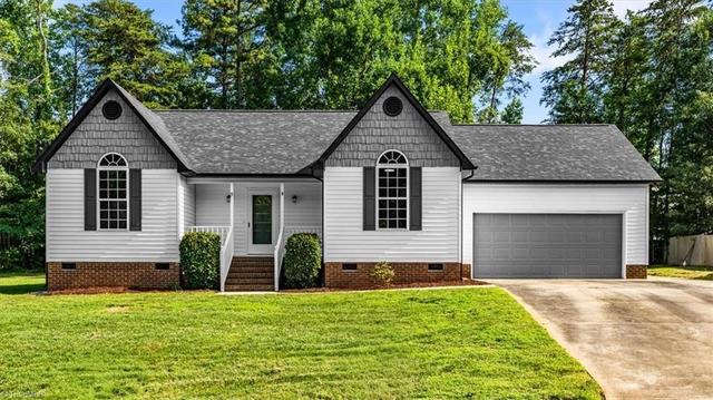 6 Woodfon Dr, Thomasville, NC 27360