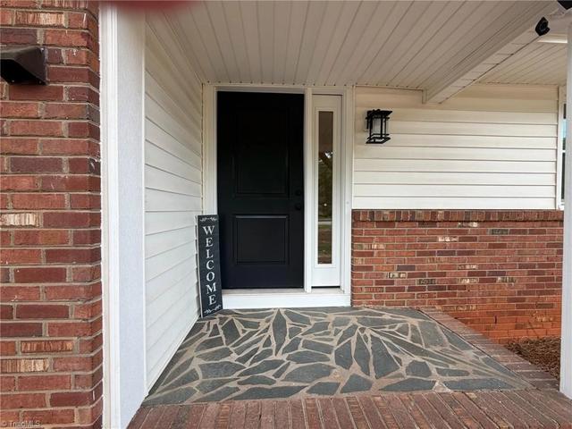 2701 Tudor Rd, Winston Salem, NC 27106
