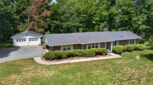 3110 Valhalla Cir, Greensboro, NC 27406