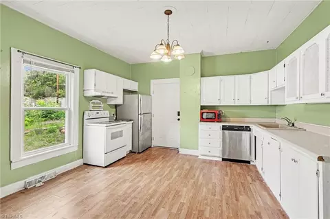 127 Erwin St, Cooleemee, NC 27014 photo 9