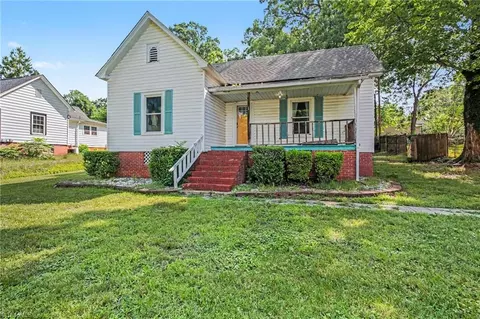 127 Erwin St, Cooleemee, NC 27014 photo 3