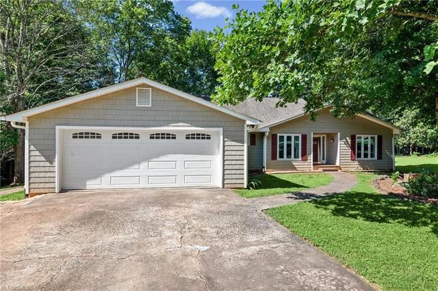8750 Willowmede Dr, Lewisville, NC 27023