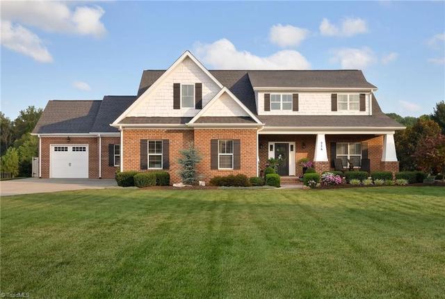 216 Summerlyn Dr, Mocksville, NC 27028