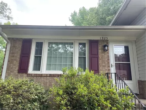 1925 Murrayhill Rd, Greensboro, NC 27403
