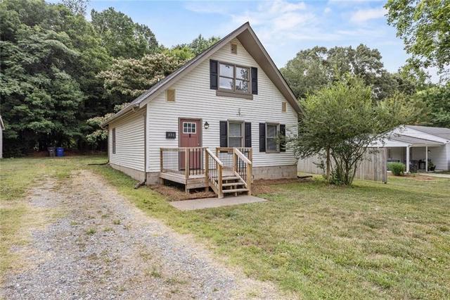 131 Lindbergh St, Winston Salem, NC 27104