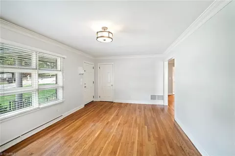 604 Sunset Dr, High Point, NC 27262 photo 3