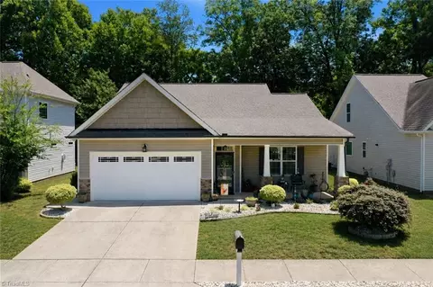 1407 Yellow Wood Dr, Mebane, NC 27302