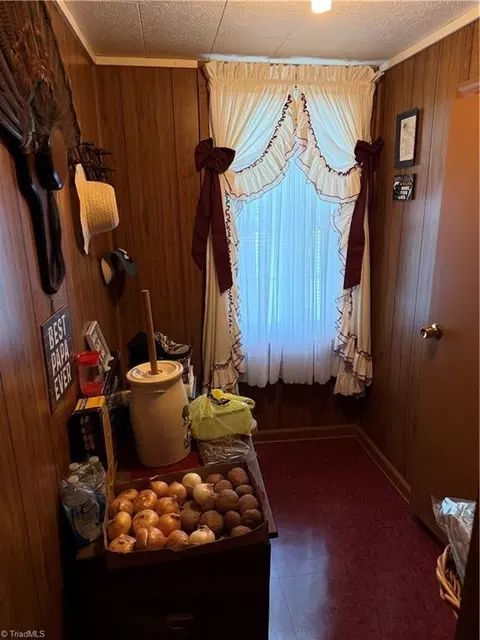 Entry Way - 375 Sisk Mill Loop, Madison, NC 27025 photo 1 of 1