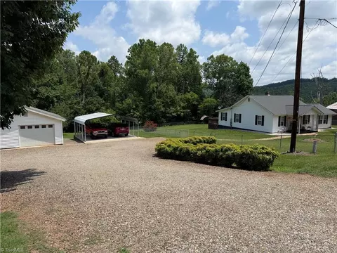 Exterior - 375 Sisk Mill Loop, Madison, NC 27025 photo 3 of 12