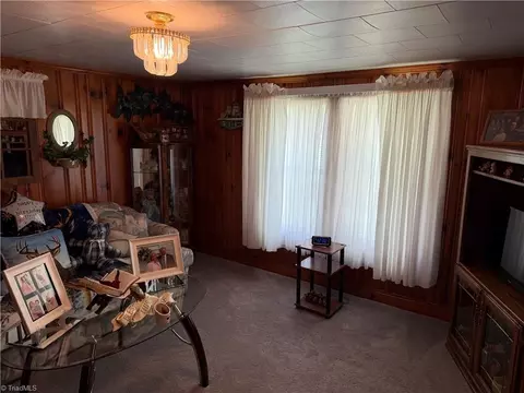 Living - 375 Sisk Mill Loop, Madison, NC 27025 photo 2 of 4